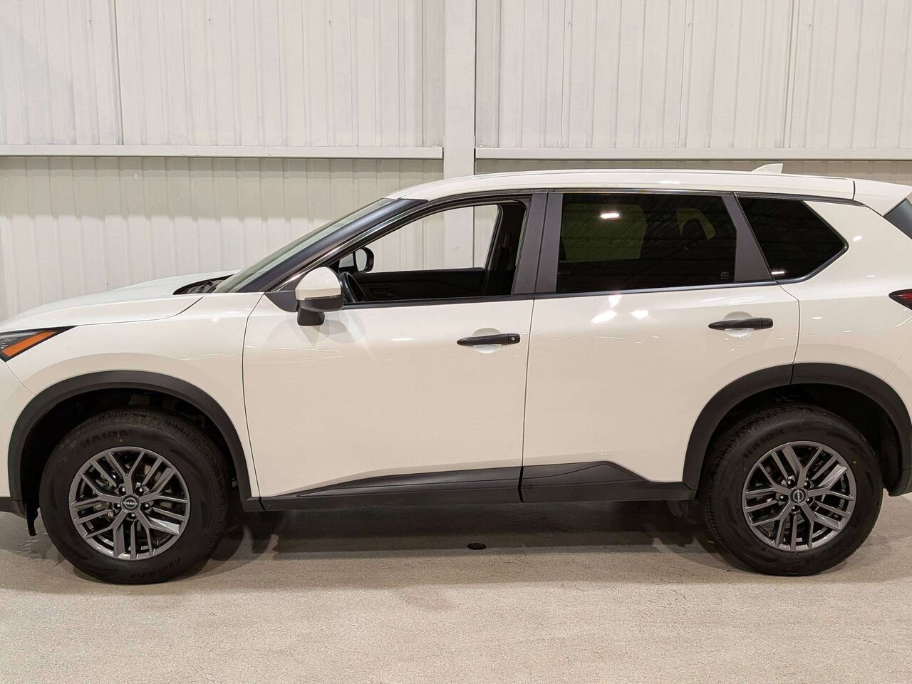 2025 Nissan Rogue AWD S White Val-David - photo #4