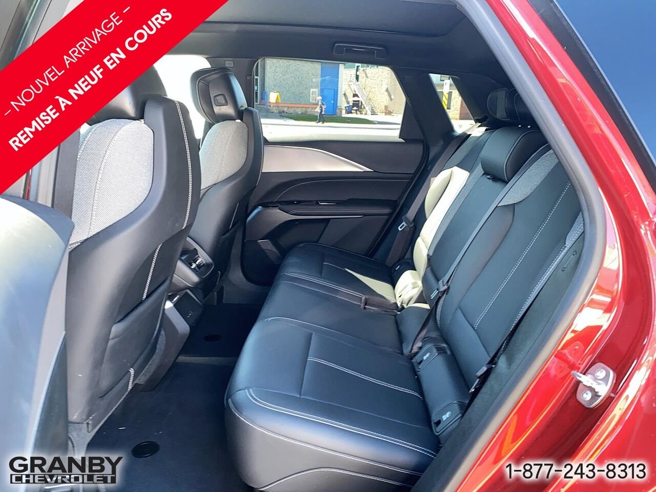 2024 Cadillac LYRIQ Tech 4 portes avec 1SA | G3888 Red Granby - photo #8