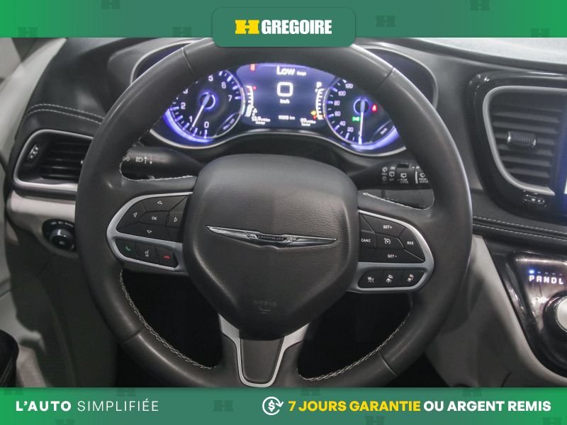 2023 Chrysler Pacifica Grey Blainville - photo #24