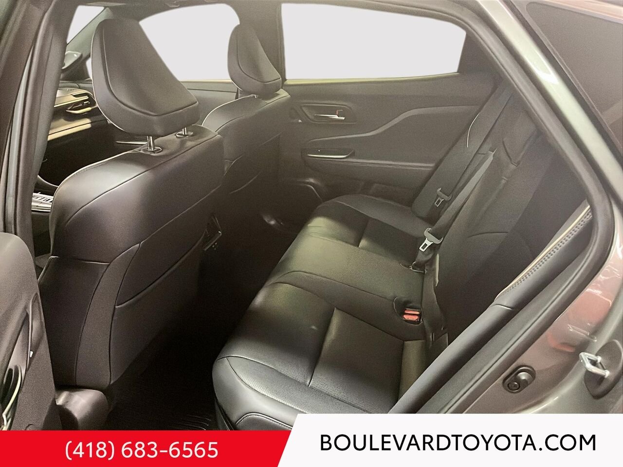 Toyota Crown 100517A-64 | PLATINUM, AWD 2023 Gris Québec - photo #22