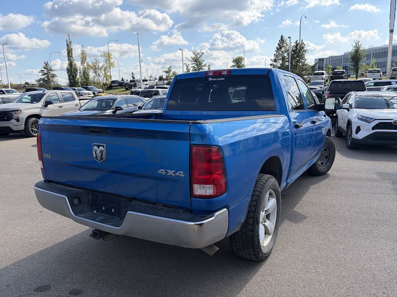 2023 Ram 1500 Classic SLT 4x4 Crew Cab 5'7 Box Blue Sherwood Park - photo #4