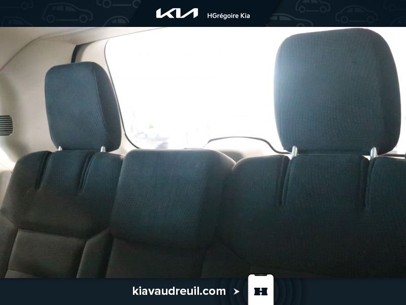 2015 Dodge GR Caravan Grey Laval - photo #12