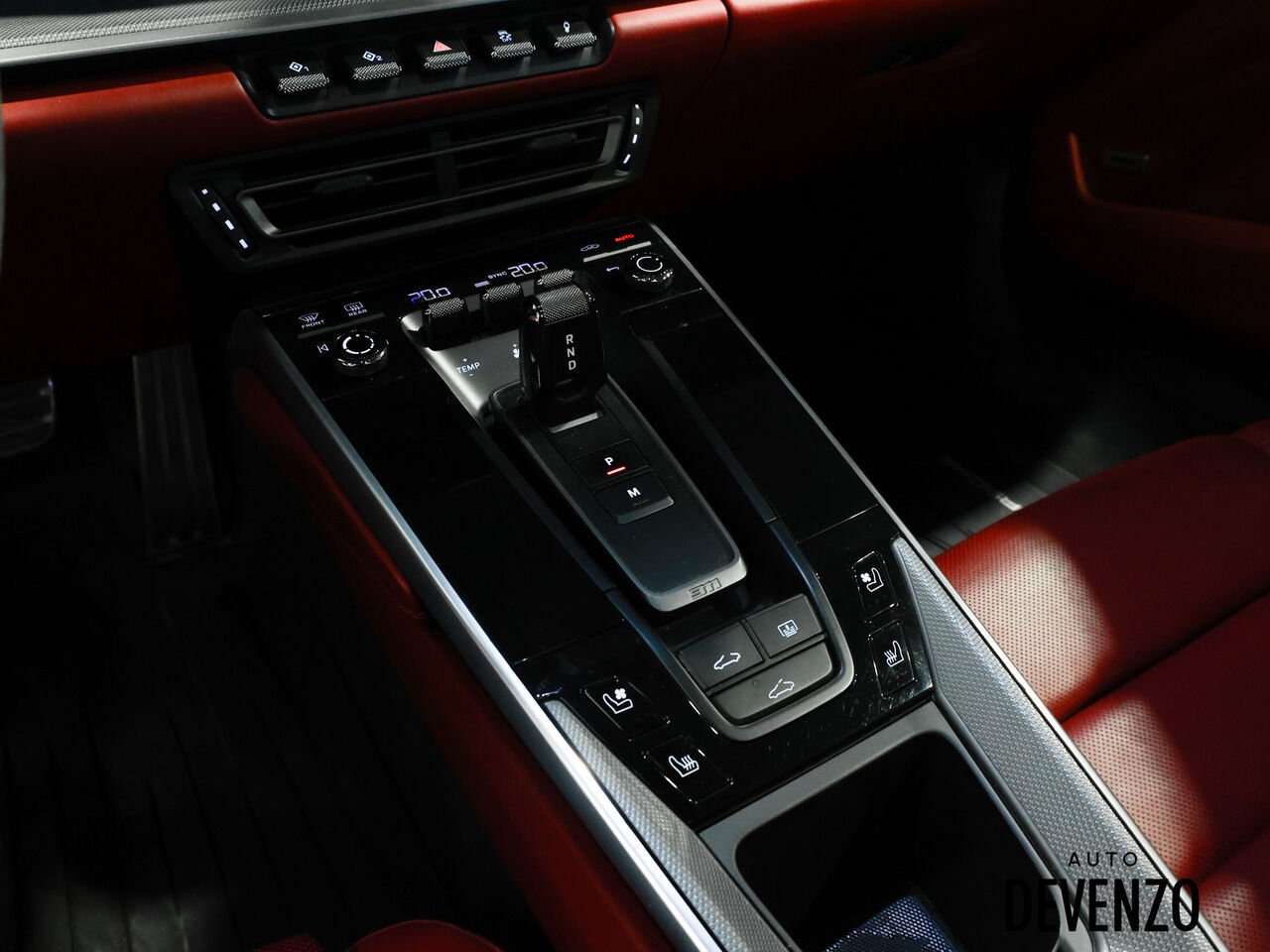 2020 Porsche 911 Silver Saint-Eustache - photo #21