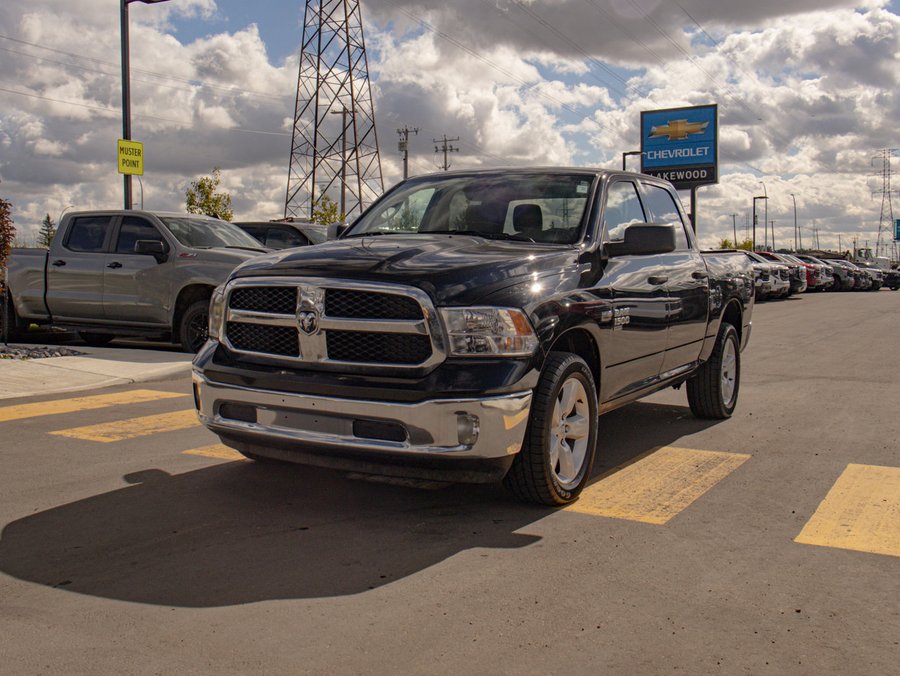2024 Ram 1500 Classic Tradesman SXT 5.7L | Cruise Control Black