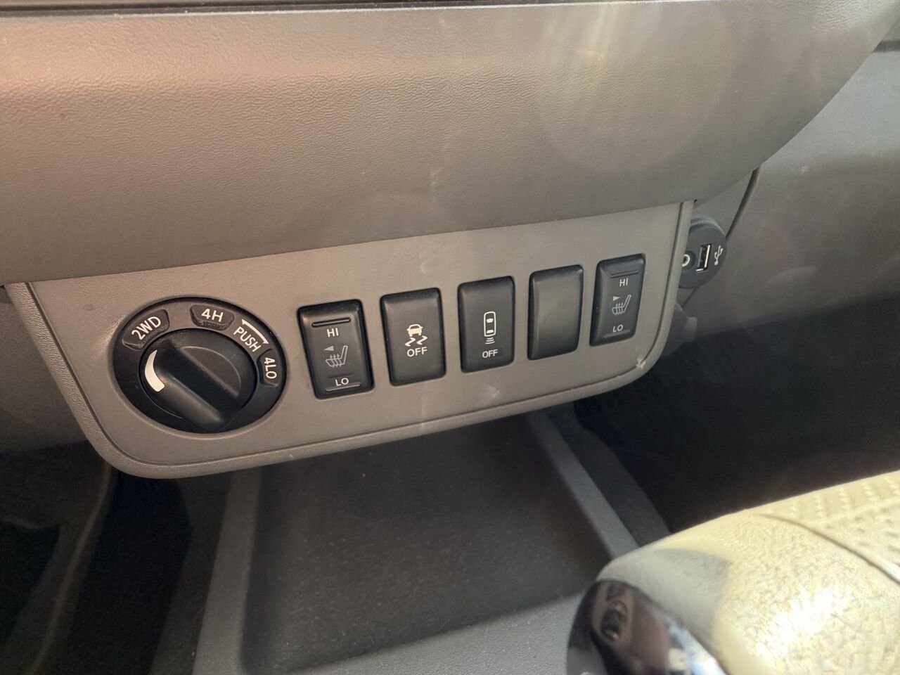 Nissan Frontier SV Édition minuit cabine multiplace 4x4 caisse longue BA 2019 Blanc Châteauguay - photo #18