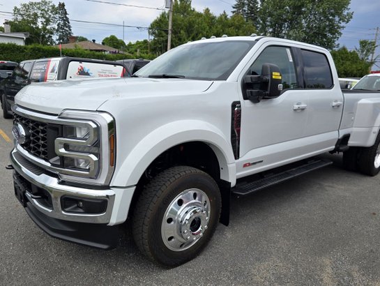 2026 Ford Super Duty F-450 DRW Oxford White