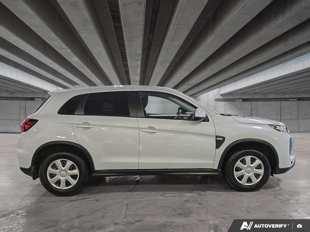 2025 Mitsubishi RVR 2602191A | ES White Edmonton - photo #2