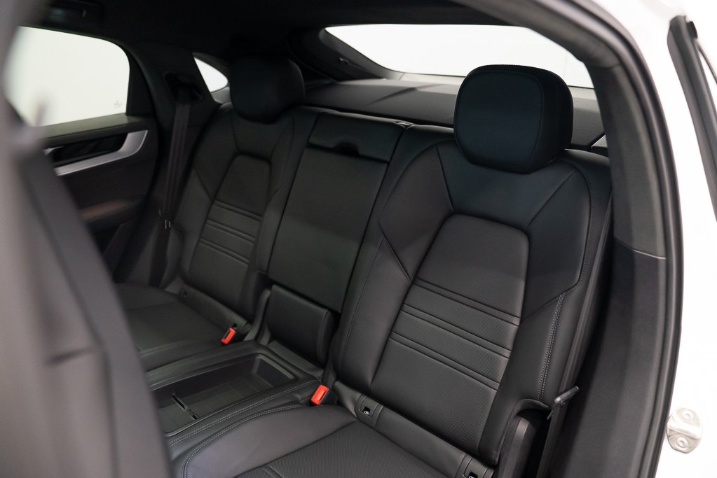 2024 Porsche Cayenne White Saint-Eustache - photo #21