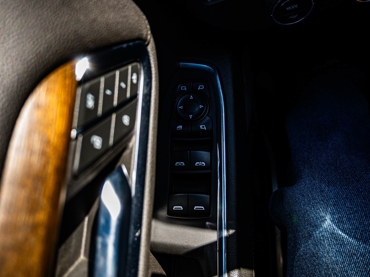 2024 Chevrolet Silverado 1500 4WD Crew Cab 147 High Country White Sherwood Park - photo #18
