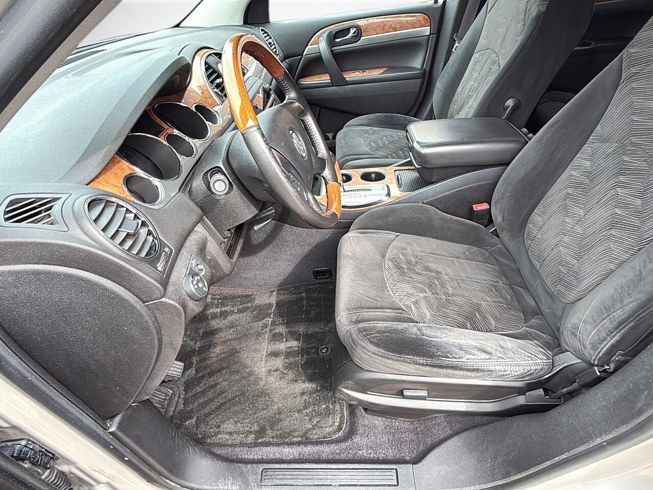 2010 BUICK ENCLAVE Beige Saint-Hyacinthe - photo #8