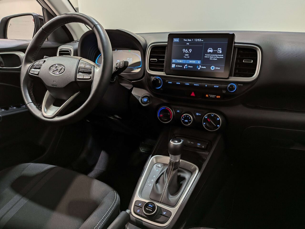 2026 Hyundai Venue Preferred IVT Black Val-David - photo #18