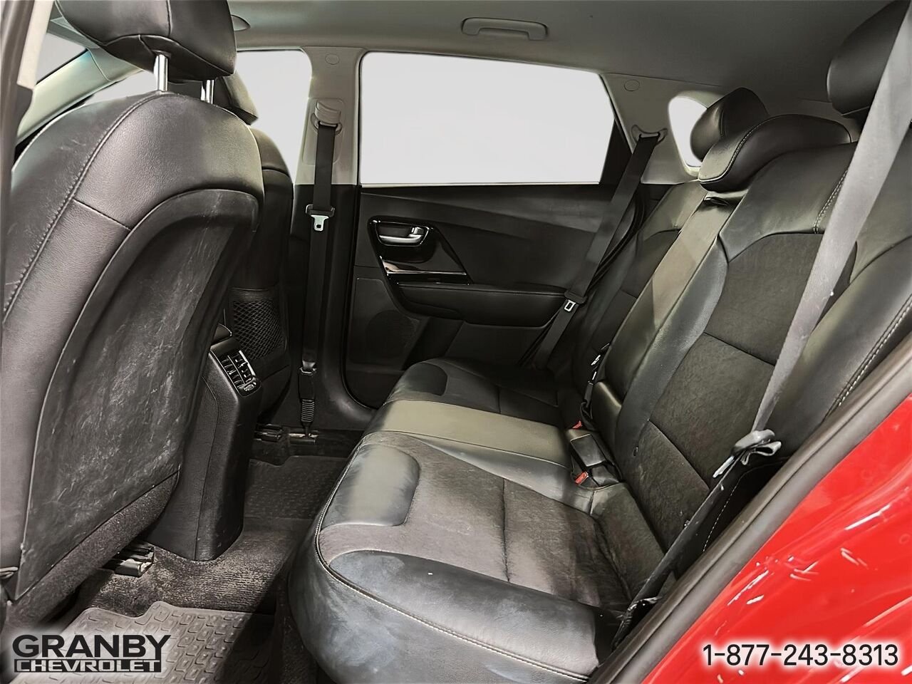 2022 Kia Niro Plug-in Hybrid EX TA | 25-0919B Red Granby - photo #11
