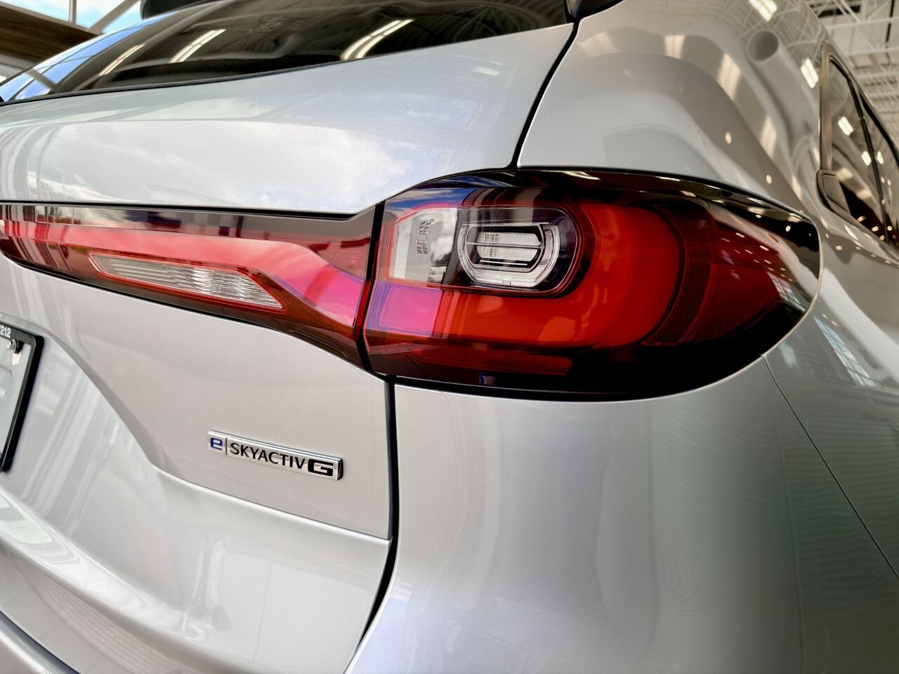 2024 Mazda CX-90 hybride léger GS-L 4WD Silver Notre-Dame-des-Prairies - photo #11