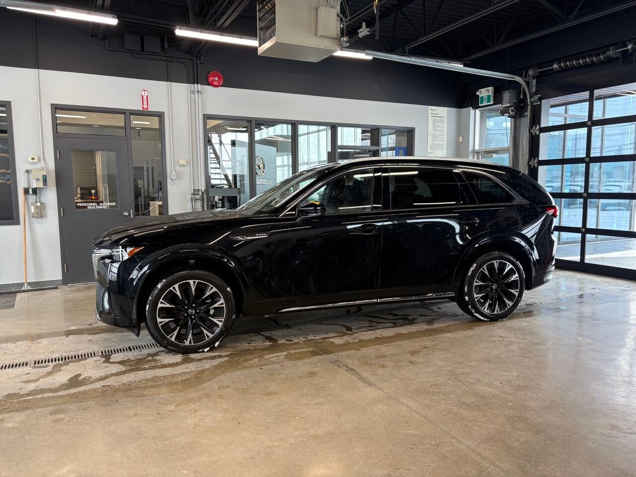 MAZDA CX-90 hybride rechargeable Signature TI 2026 Noir de jais mica Châteauguay - photo #3