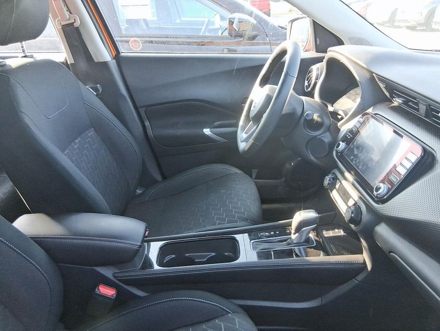 2024 Nissan Kicks SV 2024 Orange
