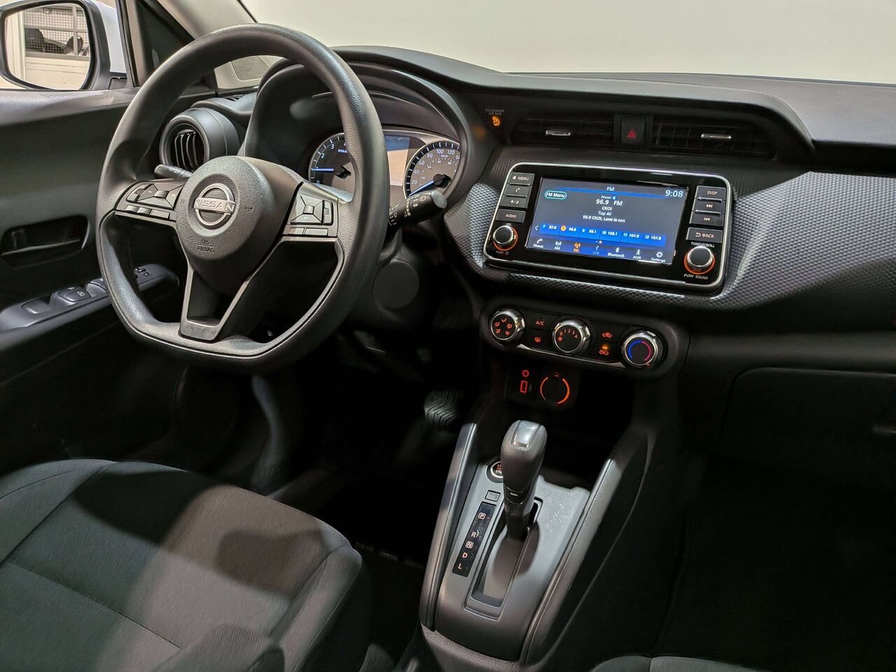 2024 Nissan Kicks S FWD White Val-David - photo #17