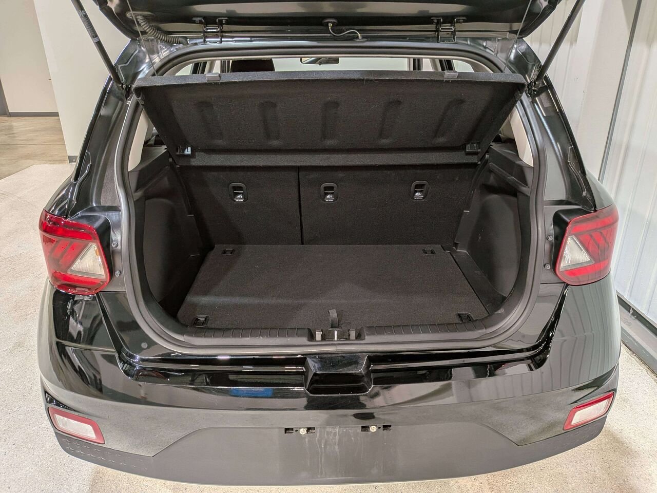 2026 Hyundai Venue Preferred IVT Black Val-David - photo #8