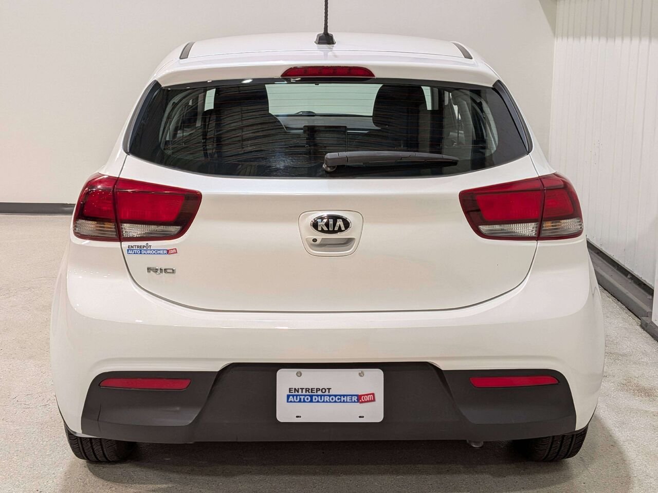 2018 Kia Rio 5-door LX Manual White Val-David - photo #5