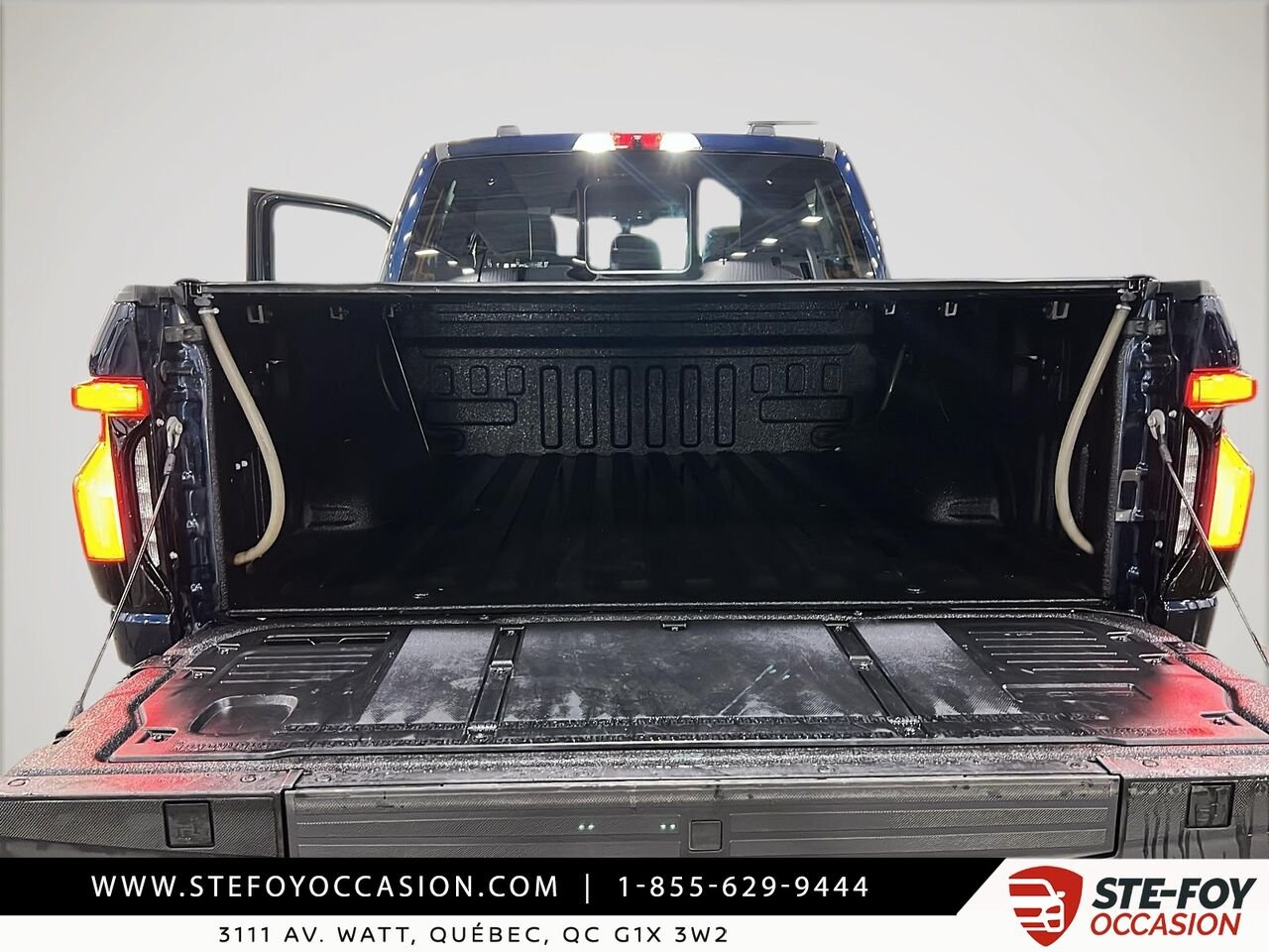 2023 Ford F-150 Lightning GROUPE 510 A, standard range Blue Québec - photo #16