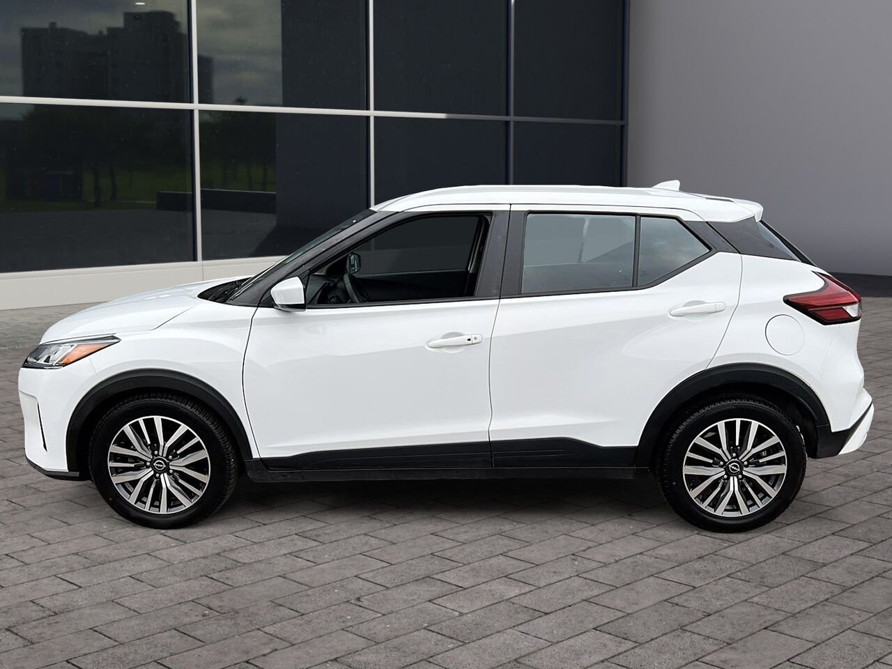 2025 Nissan Kicks Play SV Black Québec - photo #4