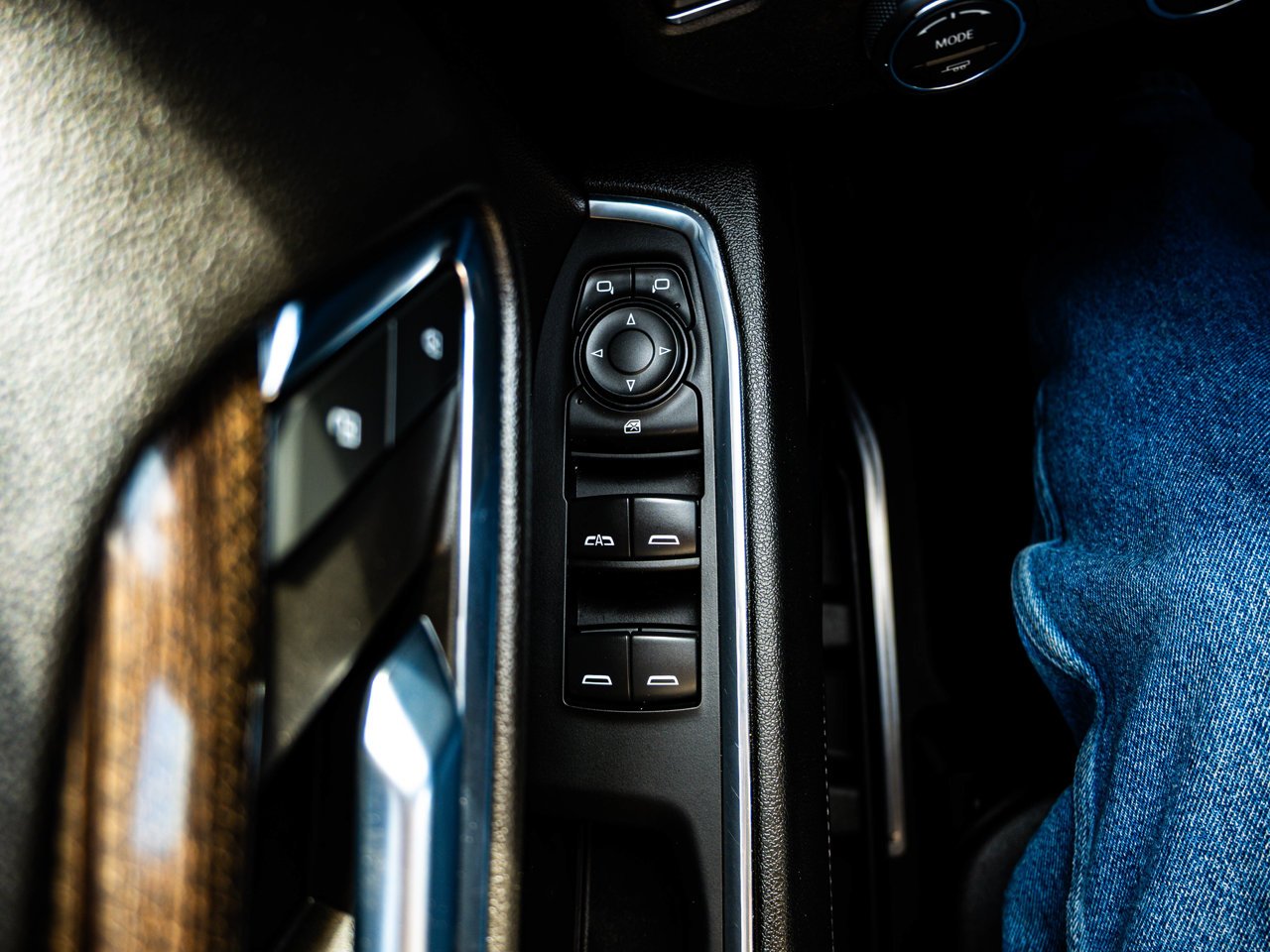 2024 Chevrolet Silverado 1500 4WD Crew Cab 147 RST White Sherwood Park - photo #16