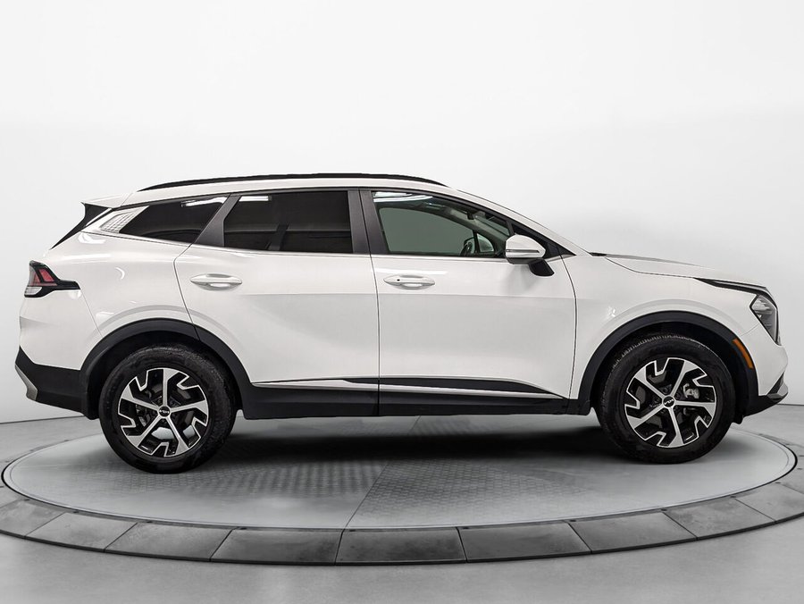Kia Sportage AWD EX Toit Pano Cuir Sièges et Volant Chauffants 2023 Blanc