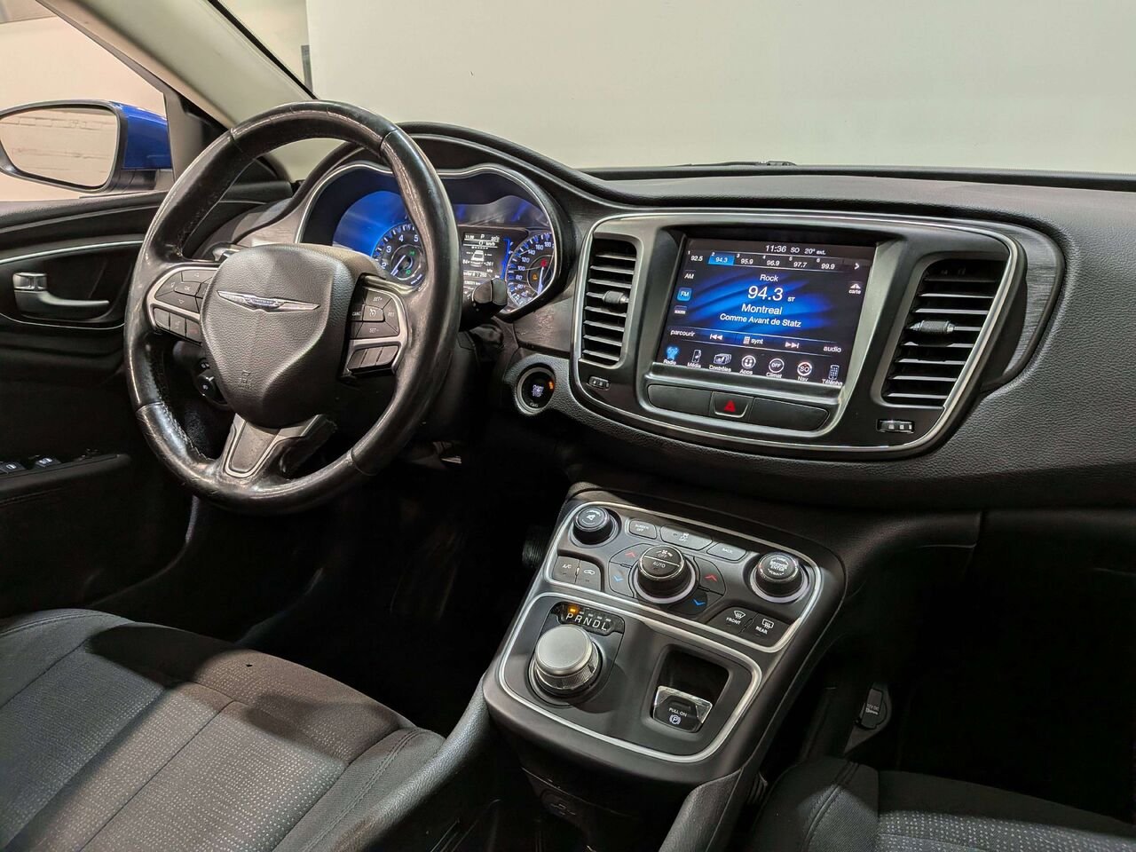 Chrysler 200 4dr Sdn Limited FWD 2016 Bleu Mirabel - photo #19