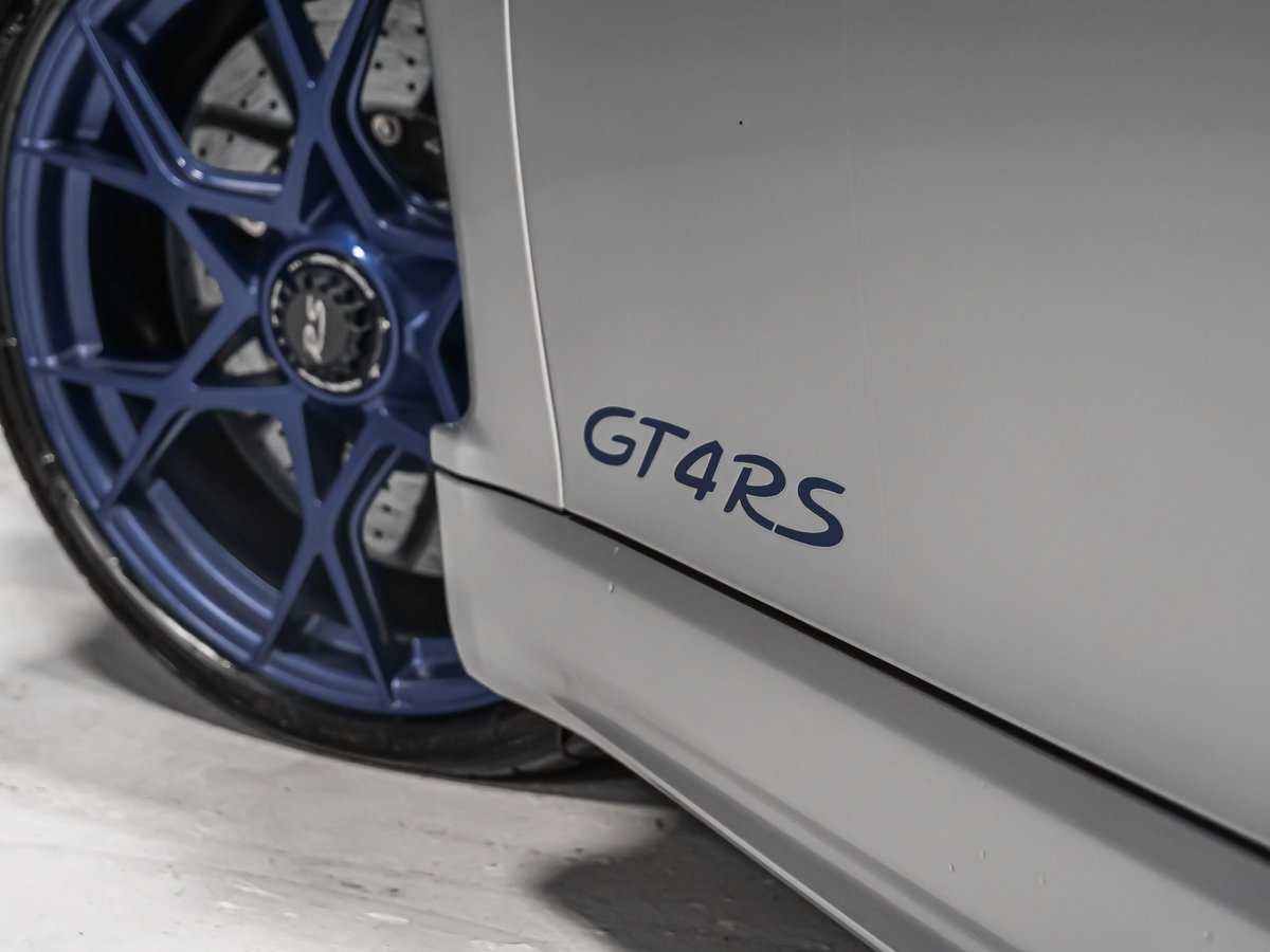 Porsche 718 Cayman GT4 RS PDK CARBONE JANTES BLEUES SPORT CHRONO 2025 Argent Montréal - photo #30
