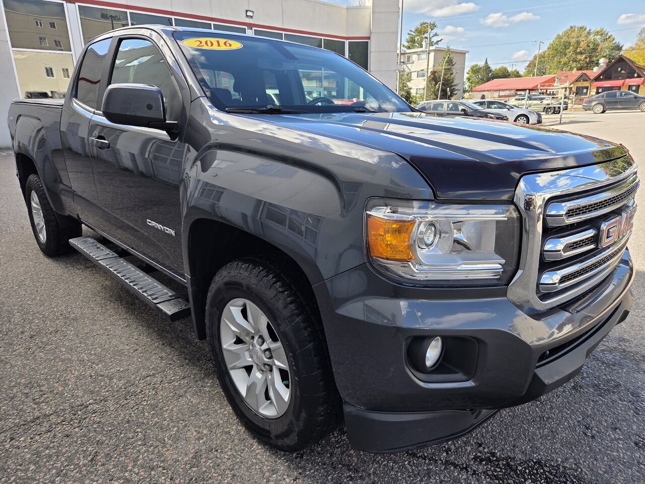 2016 GMC CANYON SLE Grey Mont-Laurier - photo #2