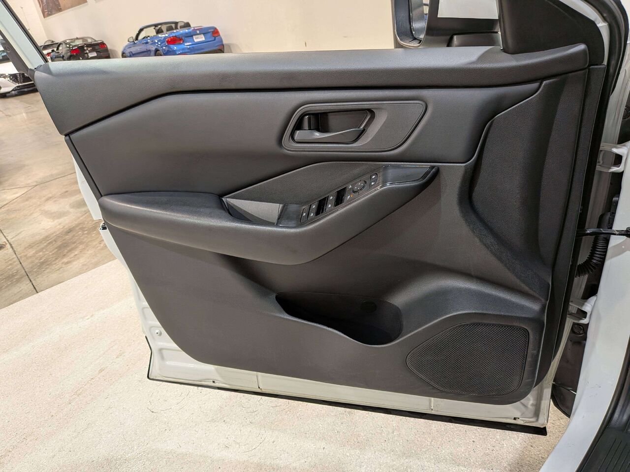 2025 Nissan Rogue AWD S White Val-David - photo #31