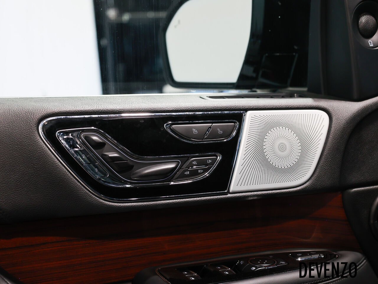2023 Lincoln Navigator L Black Saint-Eustache - photo #10