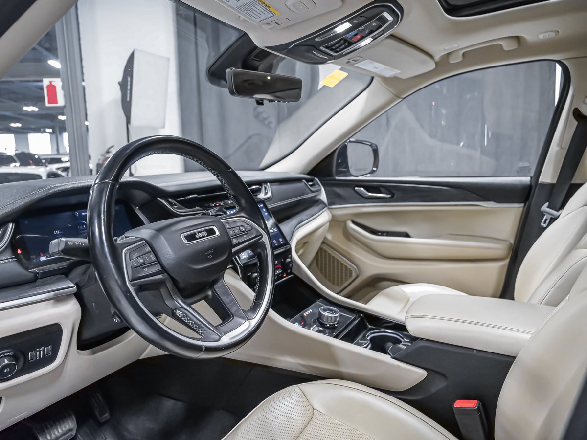 2021 Jeep Grand Cherokee L LIMITED Silver Montreal - photo #1