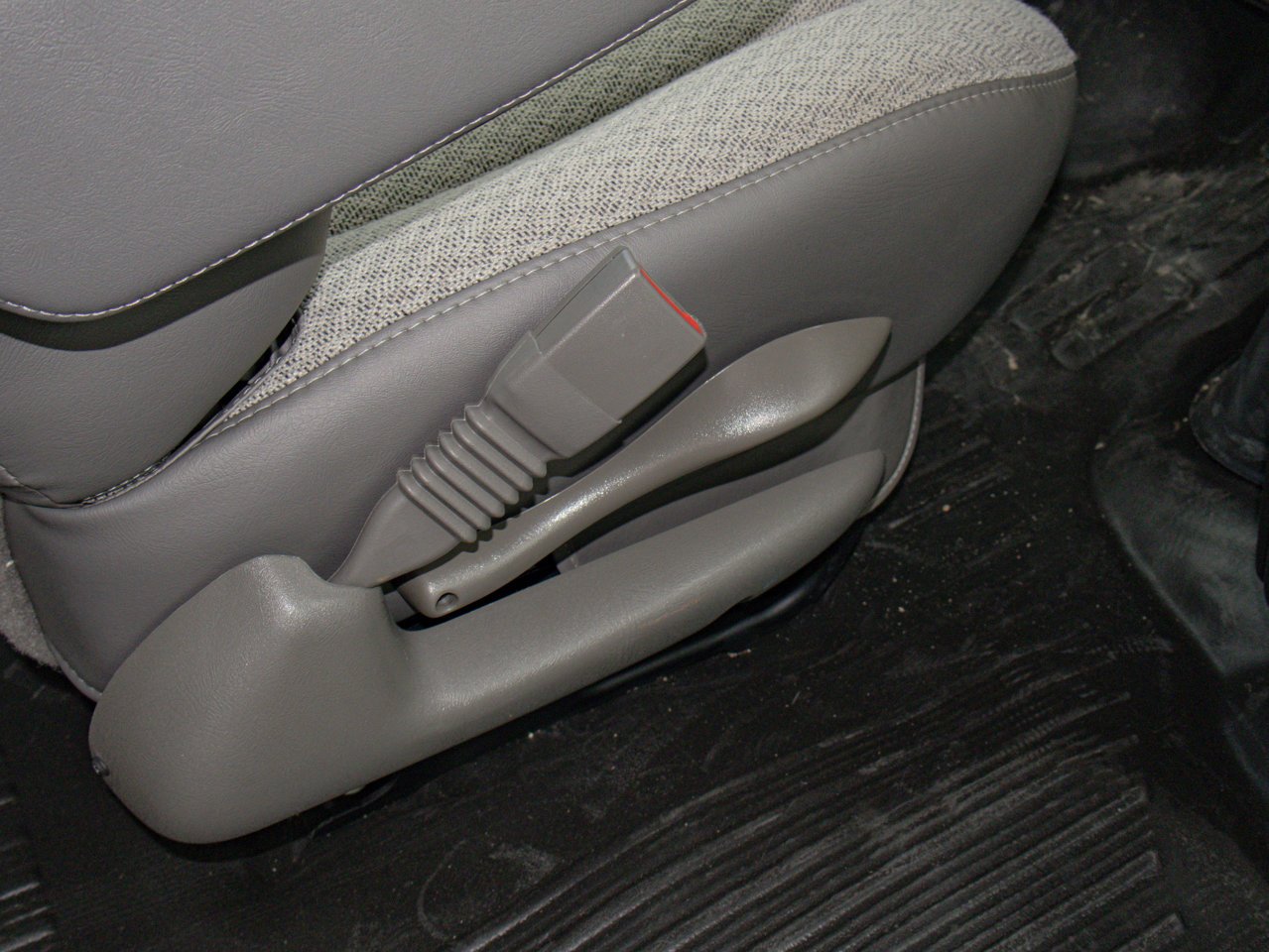 2025 Chevrolet Express Cargo Van RWD 3500 155 White Sherwood Park - photo #18