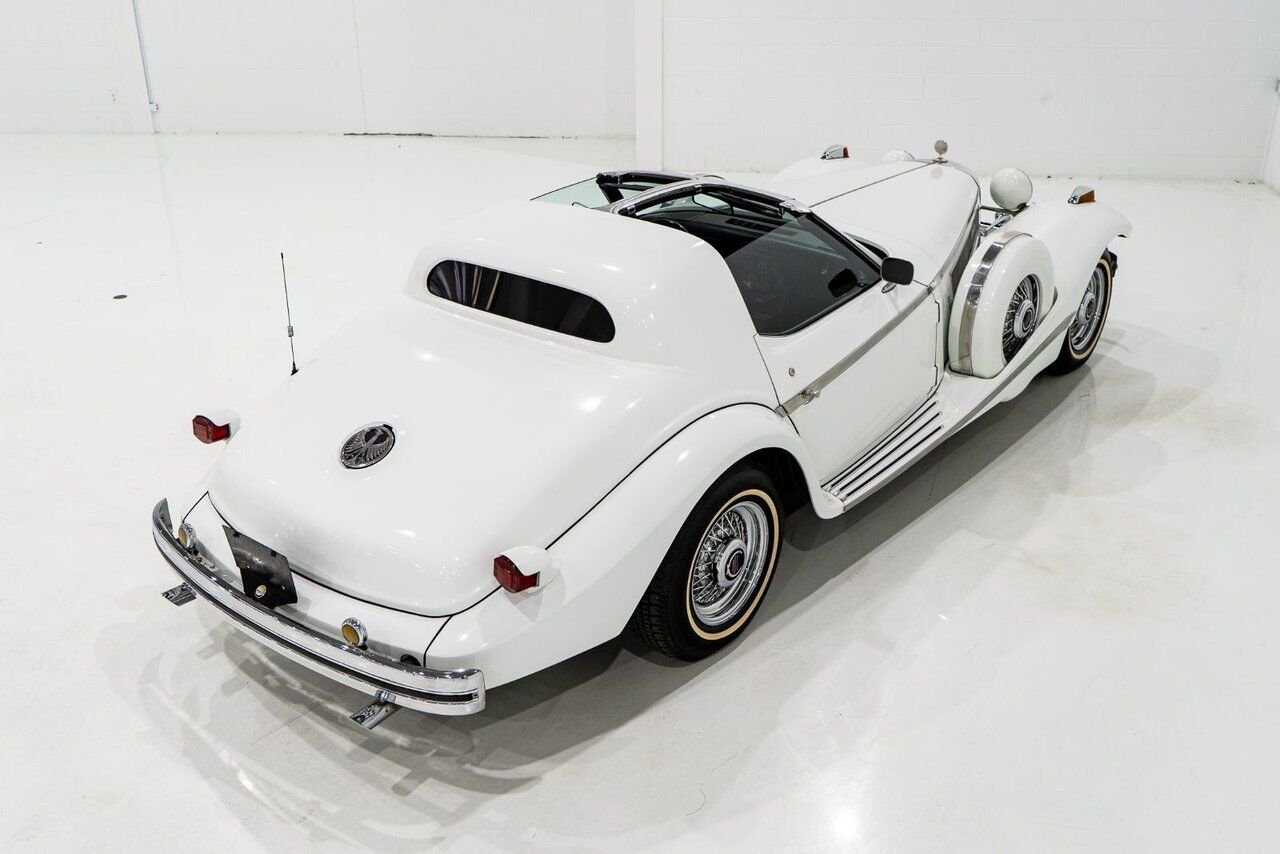 Phillips Motor Car Berlina Coupe Only 1 of 78 produced. Very rare | PRIX EN USD 1981 Blanc Montréal - photo #39