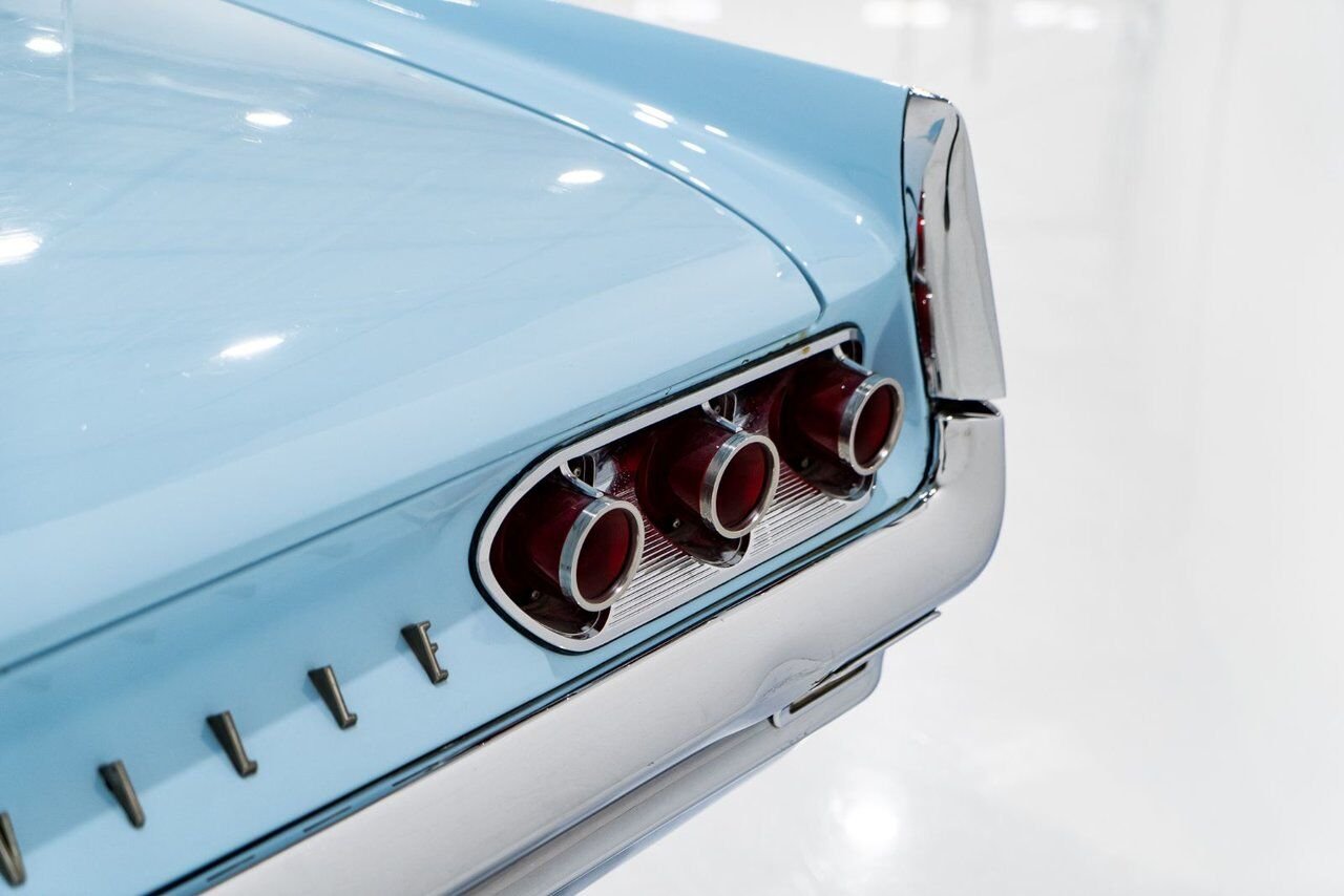 1961 Pontiac Bonneville **PRIX EN USD**C8 Suffix 389cu.in. TriPower 4 Speed Blue Montreal - photo #40