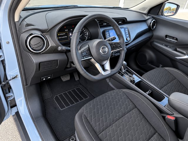 2021 Nissan Kicks SV MAGS, SIEGES ET VOLANT CHAUFFANTS, DEMARREUR, CARPLAY Grey
