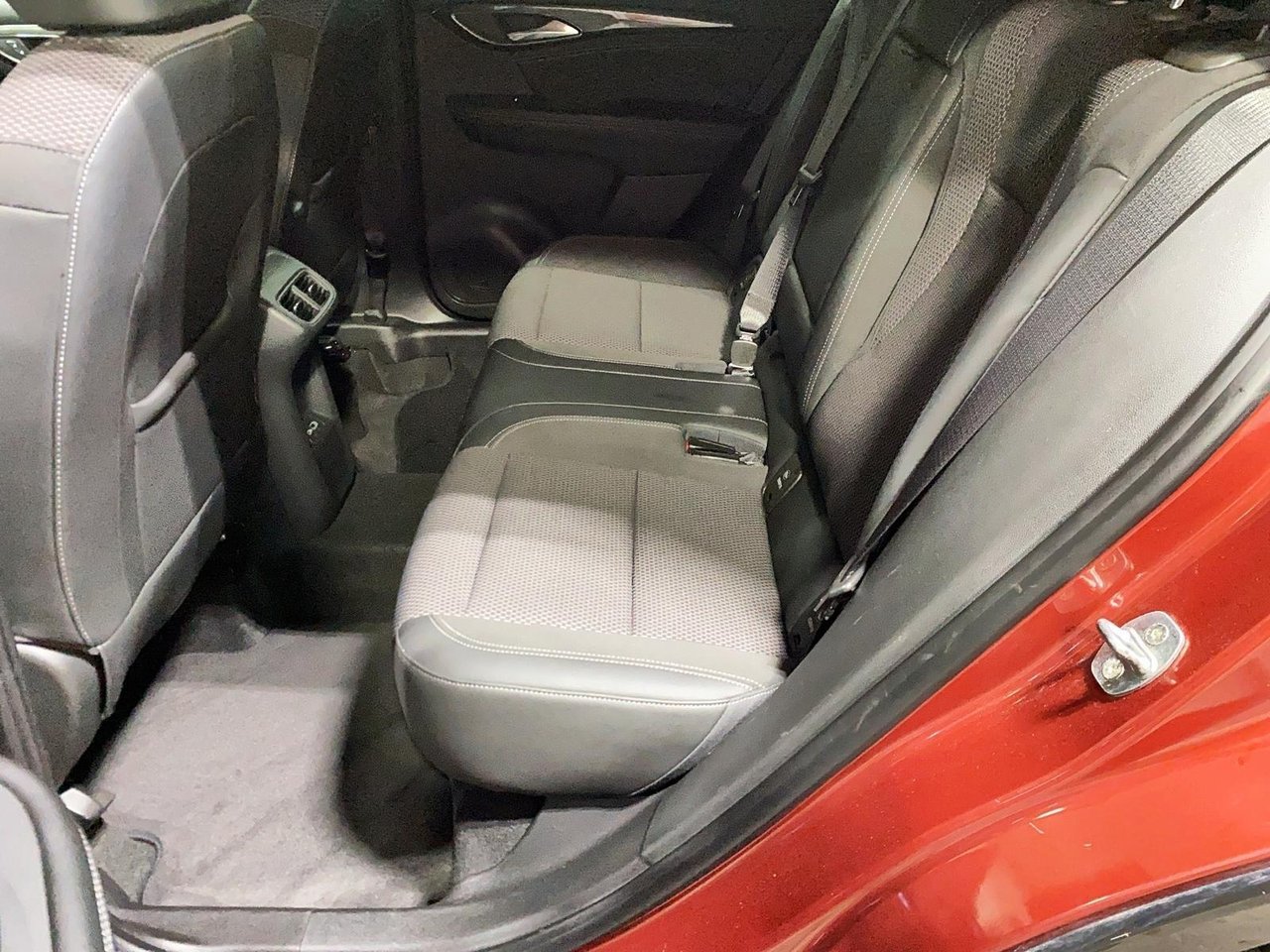 Buick Envision NIV LRBFZMR46PD016377 2023 Rouge Chicoutimi - photo #6