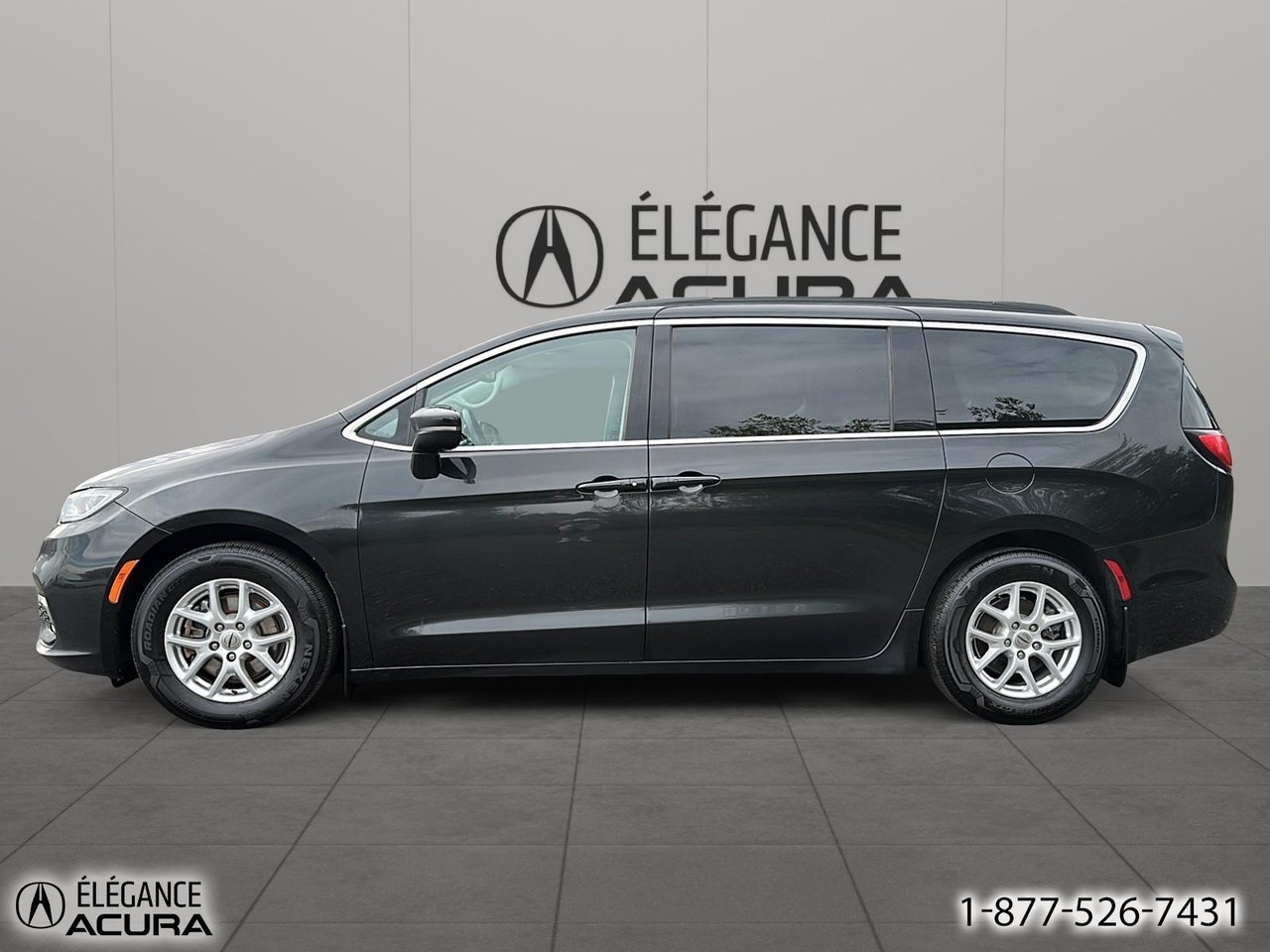 2022 Chrysler Pacifica Touring L | A8787 Black Granby - photo #7