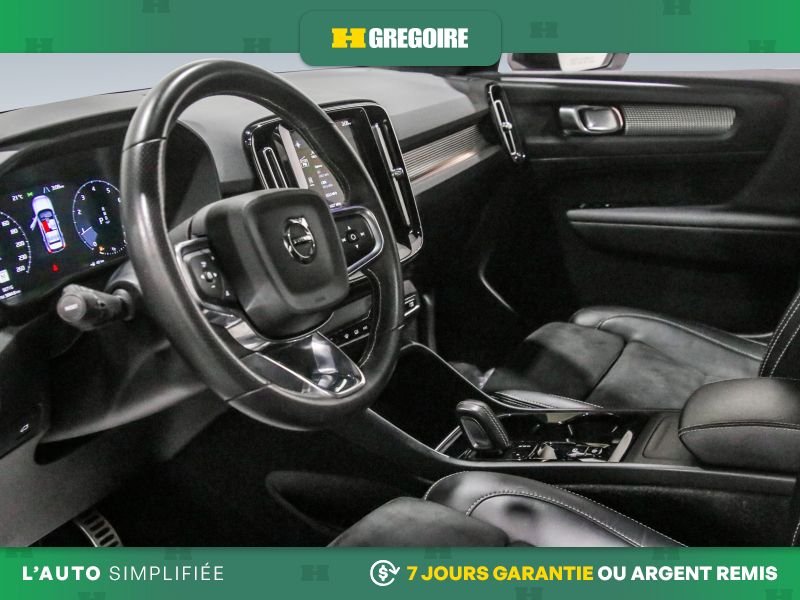 2021 Volvo XC40 White Blainville - photo #11