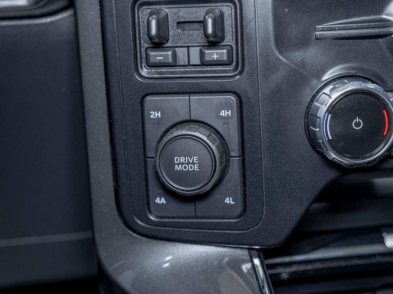 Ford F-150 LARIAT CREW 4X4 502A *TOIT* NAV CUIR SIÈGES VENT 2023 Noir Saint-Jérôme - photo #23