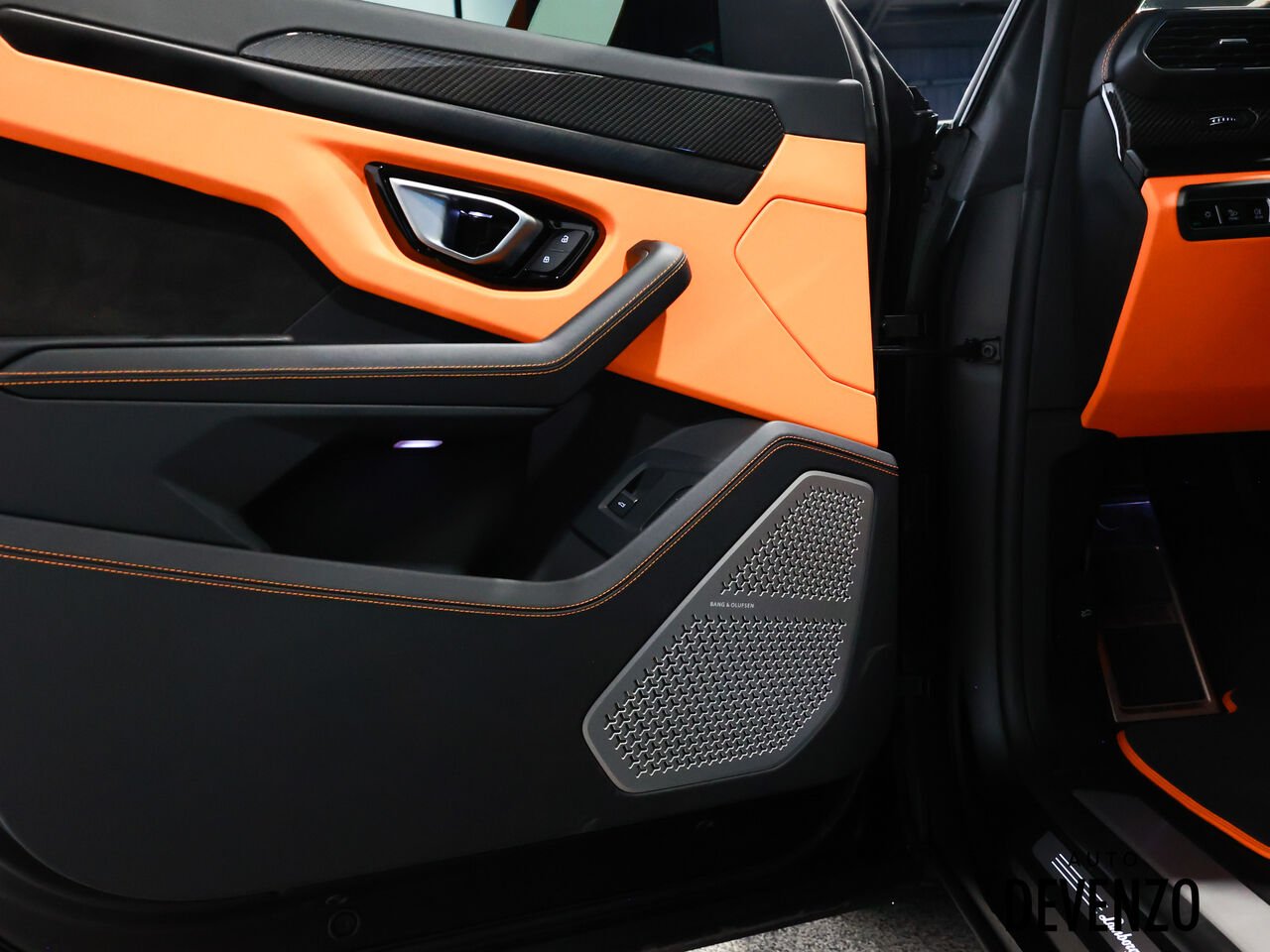 2024 Lamborghini Urus Black Saint-Eustache - photo #7