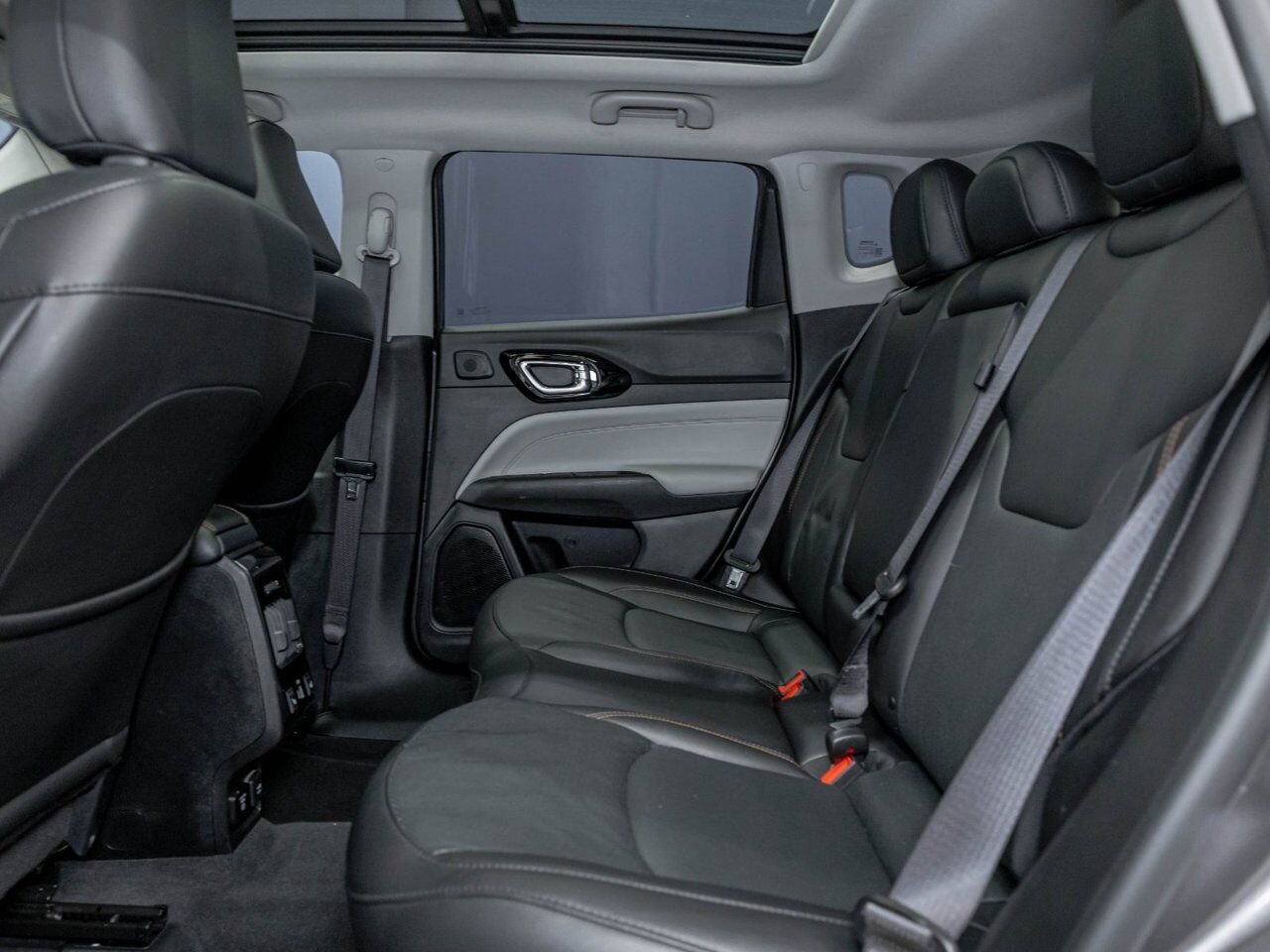 2022 Jeep Compass LIMITED 4X4 *TOIT* NAV CUIR SIÈGES VENTIL ALPINE Granite Crystal Saint-Jérôme - photo #28