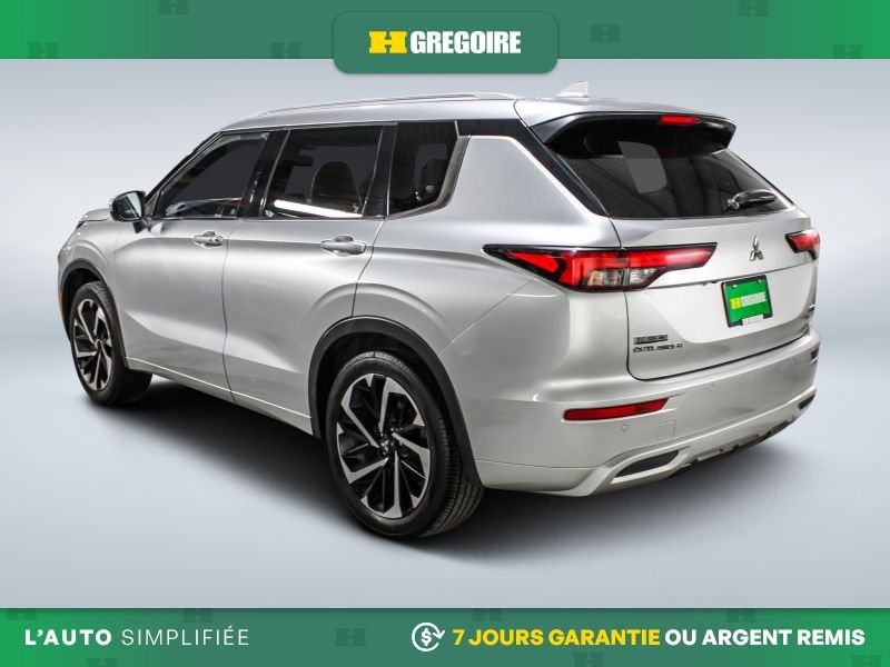 2023 Mitsubishi Outlander Silver Laval - photo #5