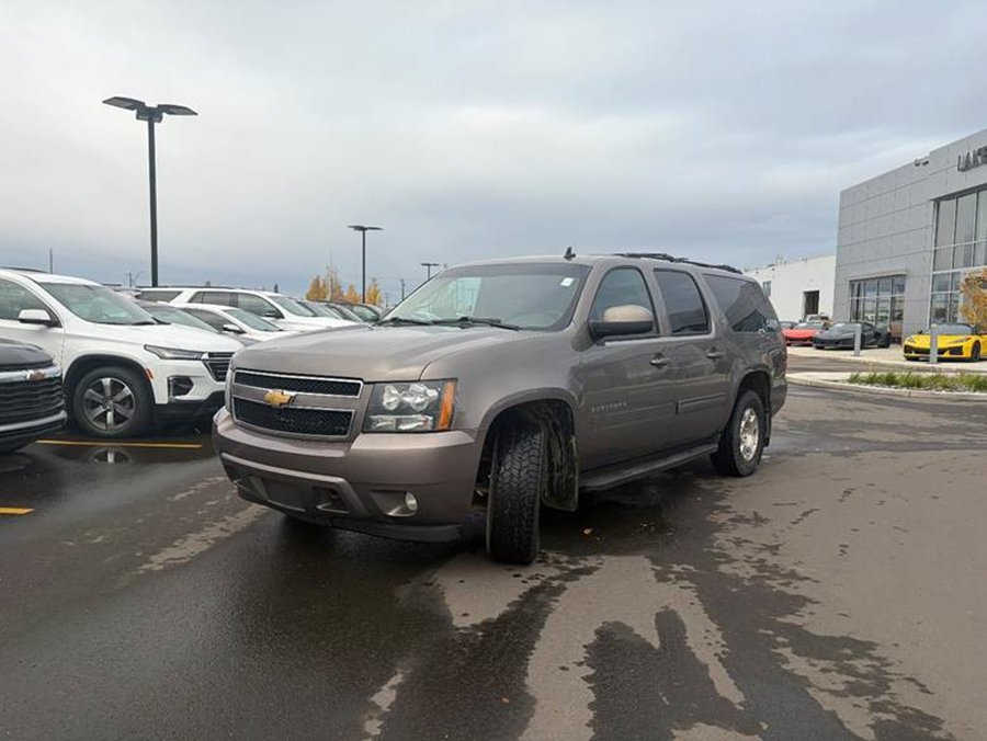 2013 Chevrolet Suburban LT 5.3L 7 Passenger | Power Sunroof Brown