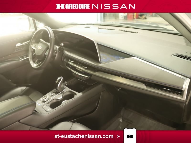 2025 Cadillac XT4 Silver Laval - photo #44