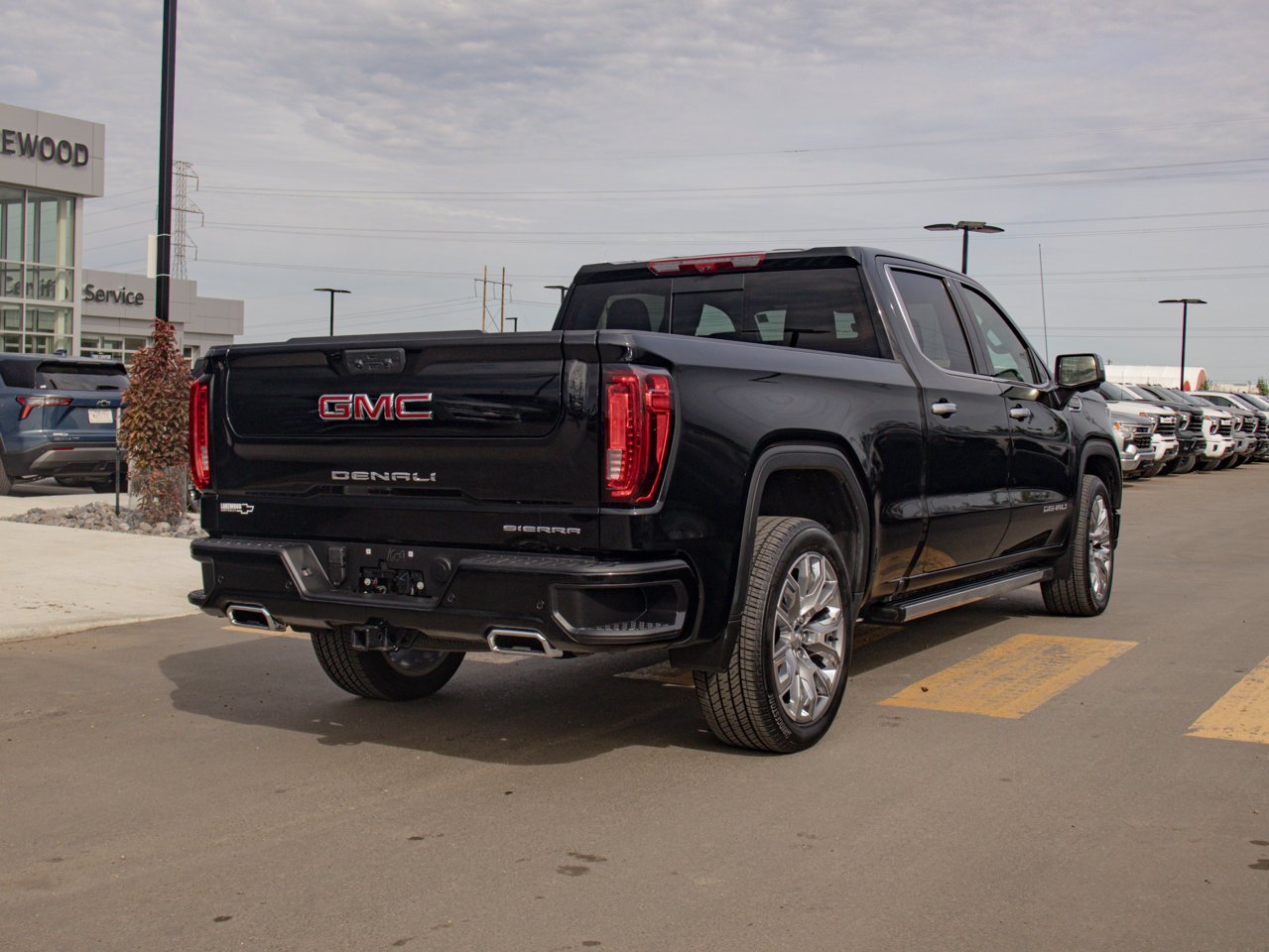 2025 GMC Sierra 1500 4WD Crew Cab 147 Denali Black Sherwood Park - photo #9