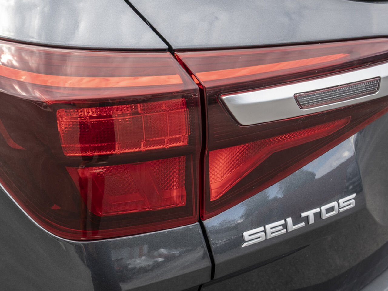 Kia Seltos 2023 Gris Gatineau - photo #7