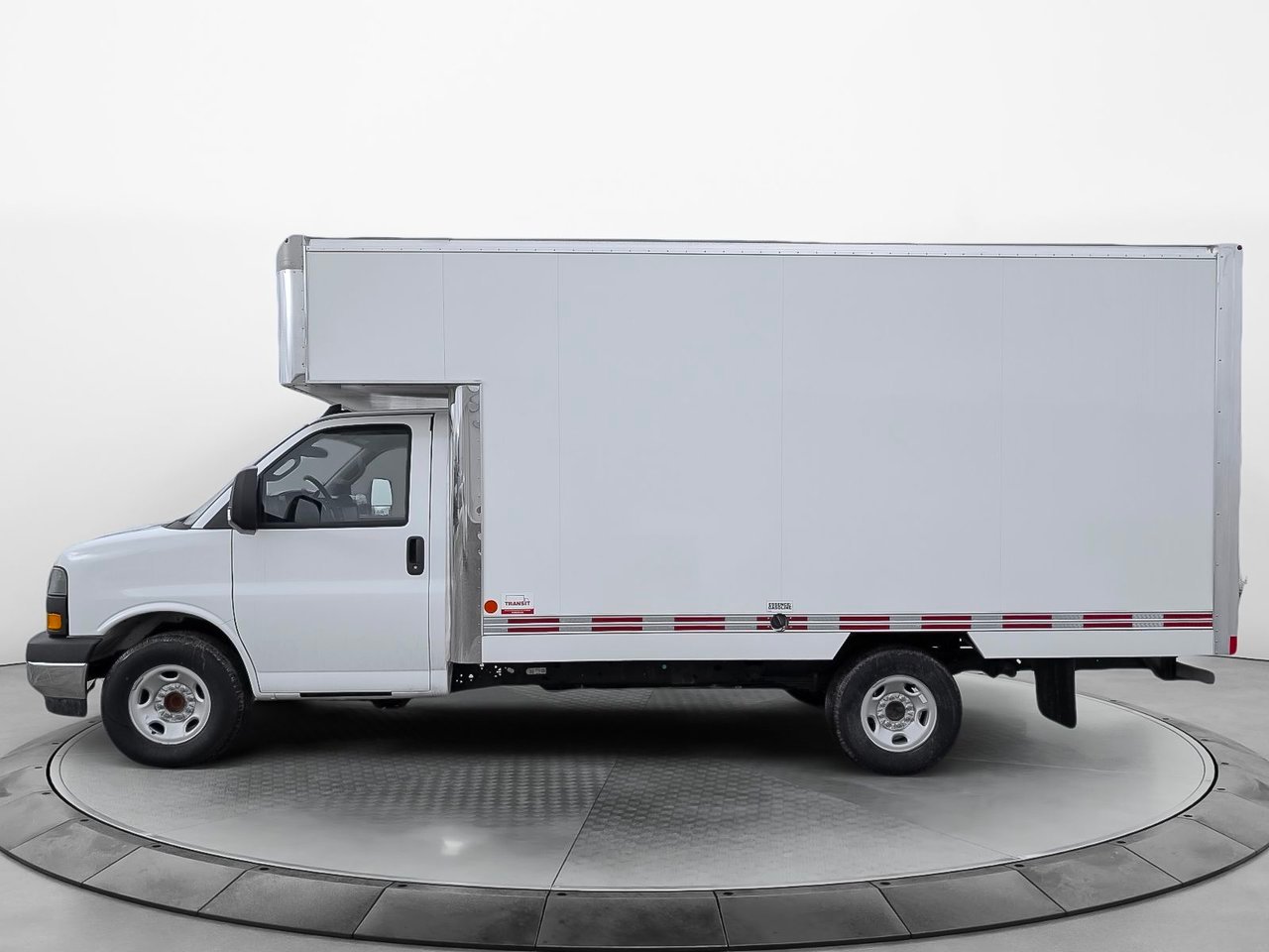 2024 GMC Savana Commercial Cutaway Summit White Saint-Eustache - photo #18