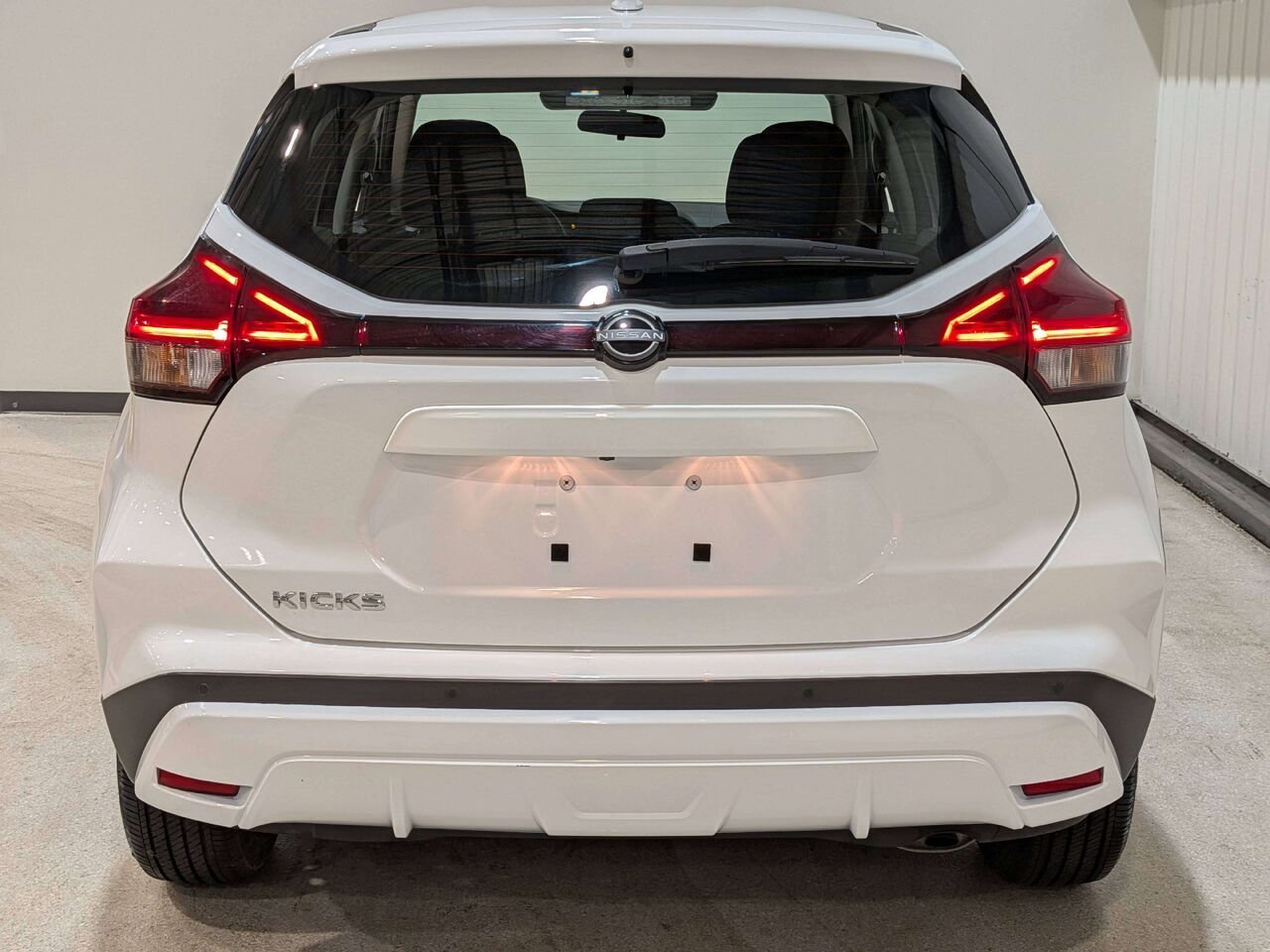 Nissan Kicks S FWD 2024 Blanc Mirabel - photo #4