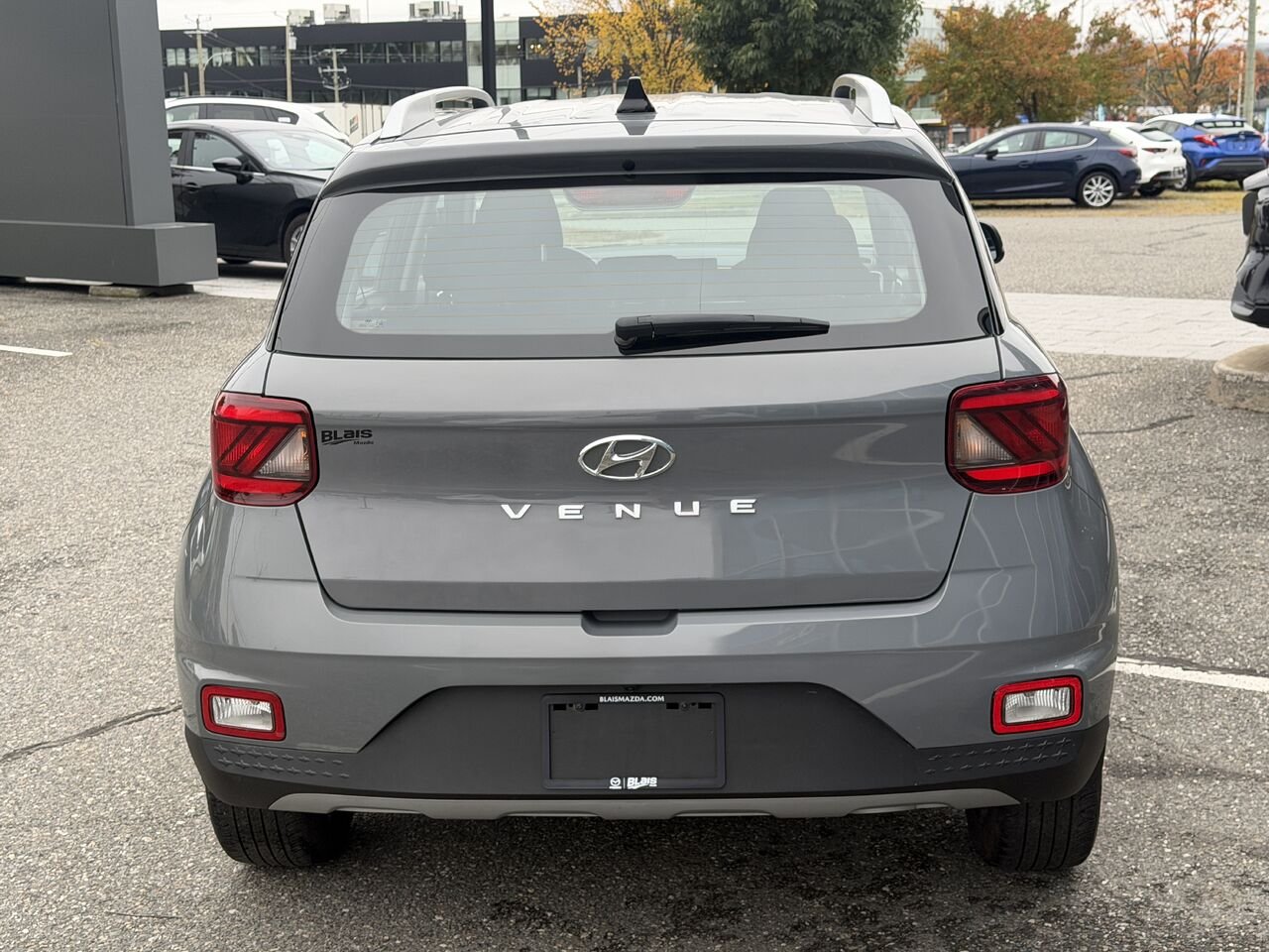 2022 Hyundai Venue Grey Ste-Marie - photo #4